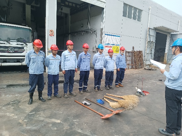 金盛蘭焦化廢水處理運營部開展污泥泄漏應急演練現場_副本.jpg